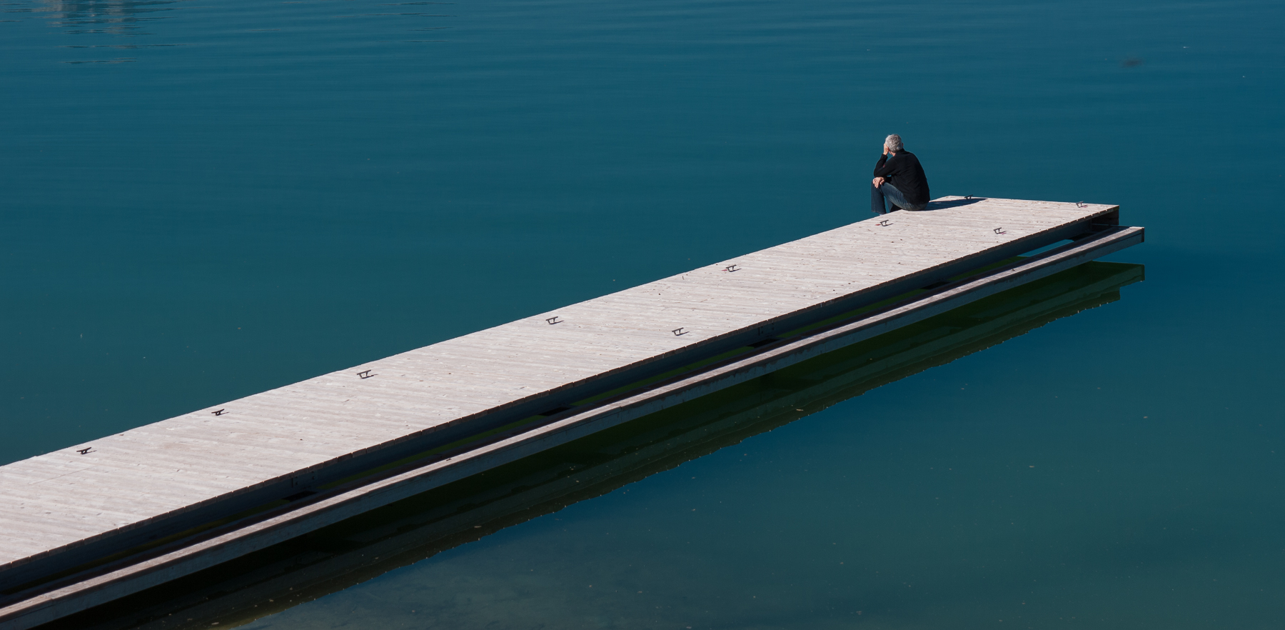 Steg in den Forchensee