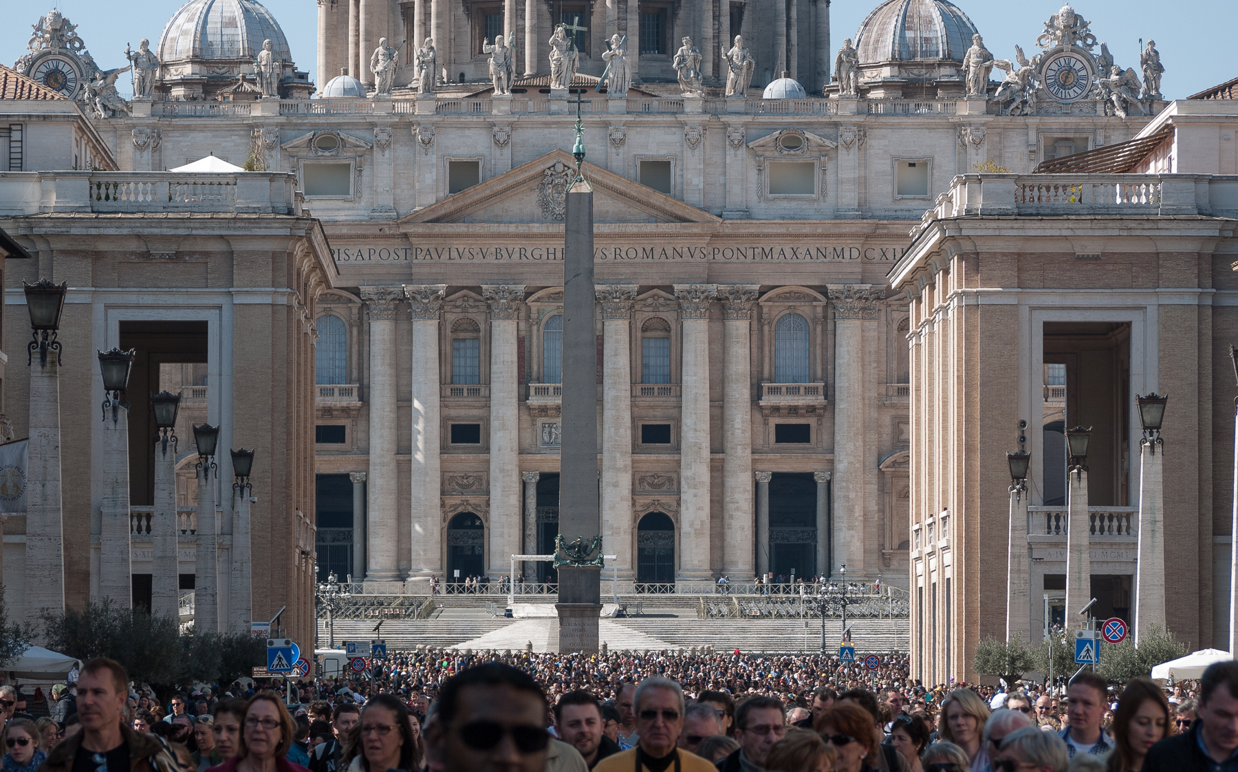 Menschenmenge San Pietro