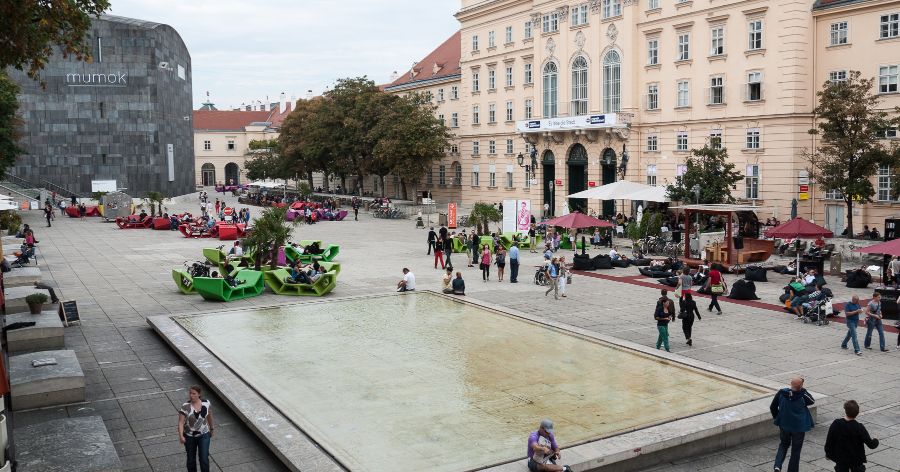 Wien Museumsplatz Wasserbecken