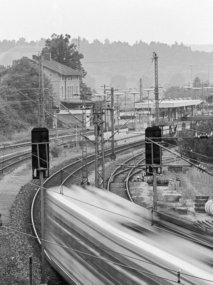 Zugeinfahrt Bahnhof Renningen vegroessert